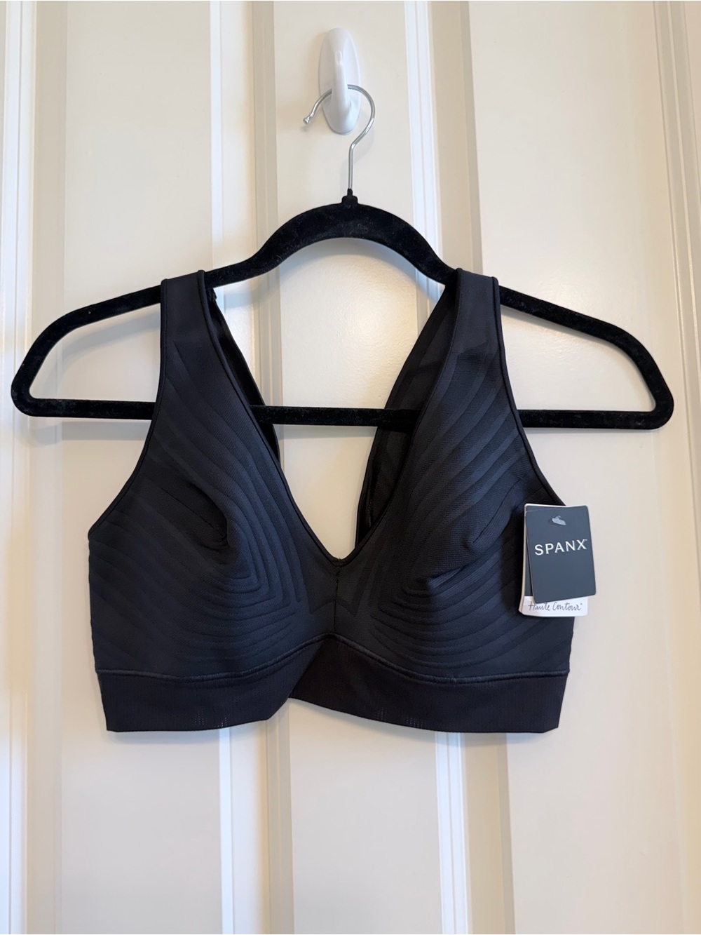 Spanx NWT Haute Contour Very Black Sculpting Wireless Bra